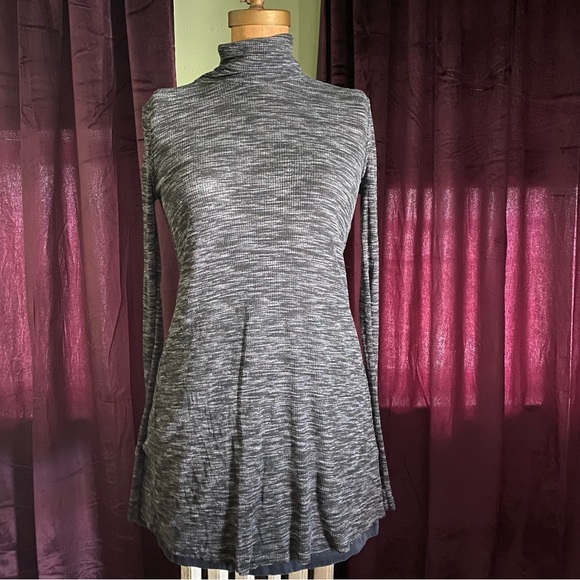 Free people long sleeve top - Picture 1 of 5